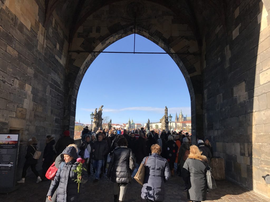 Sightseeing i Prag Karlsbron
