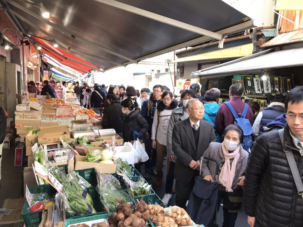 Marknaden på Tokyos fiskmarknad Tsukiji Fishmarket