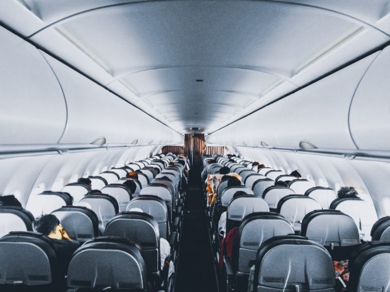Risken att smittas av coronavirus på flygresan