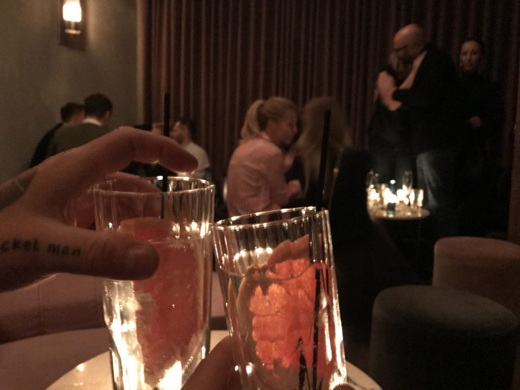 Cocktailbarer i Warszawa Charlie