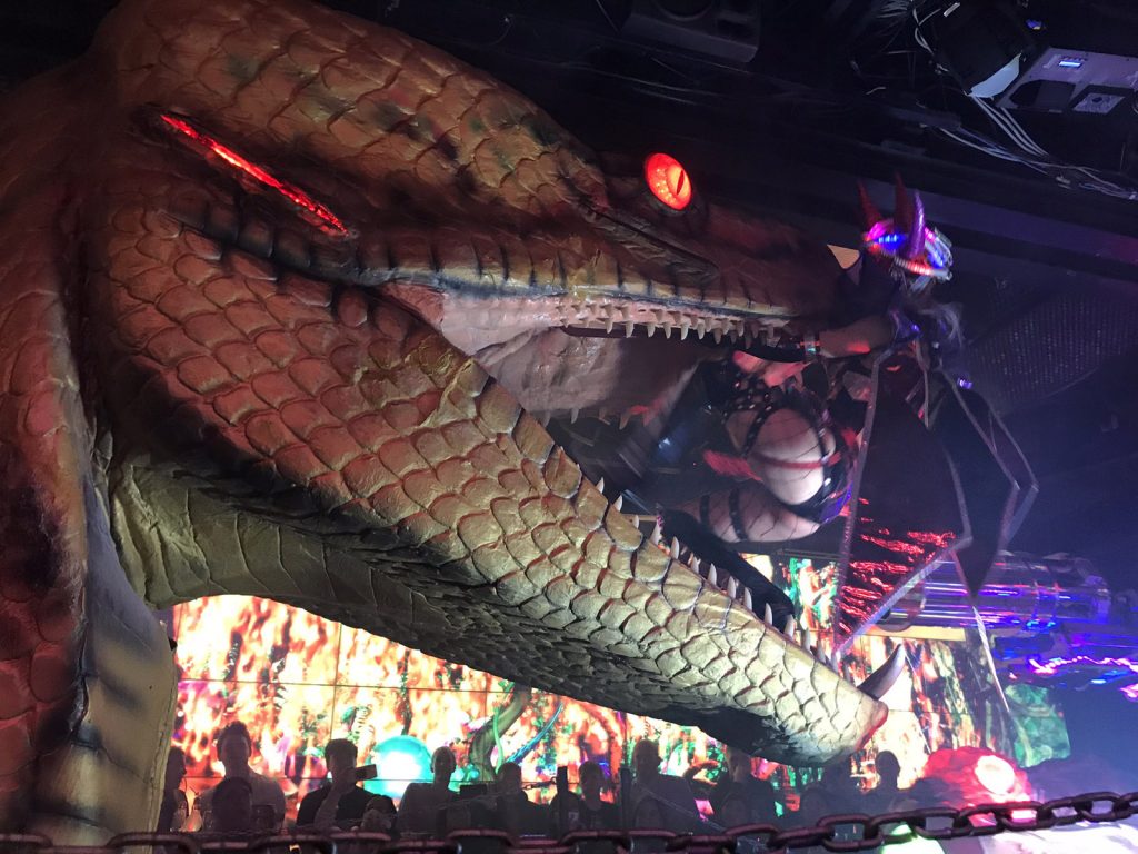 Robot Restaurant i Tokyo