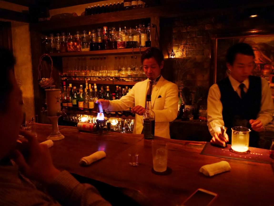 Bargator och barer i Shinjuku