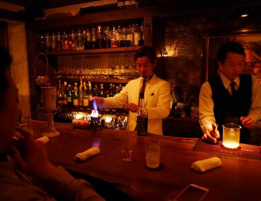 Bargator och barer i Shinjuku