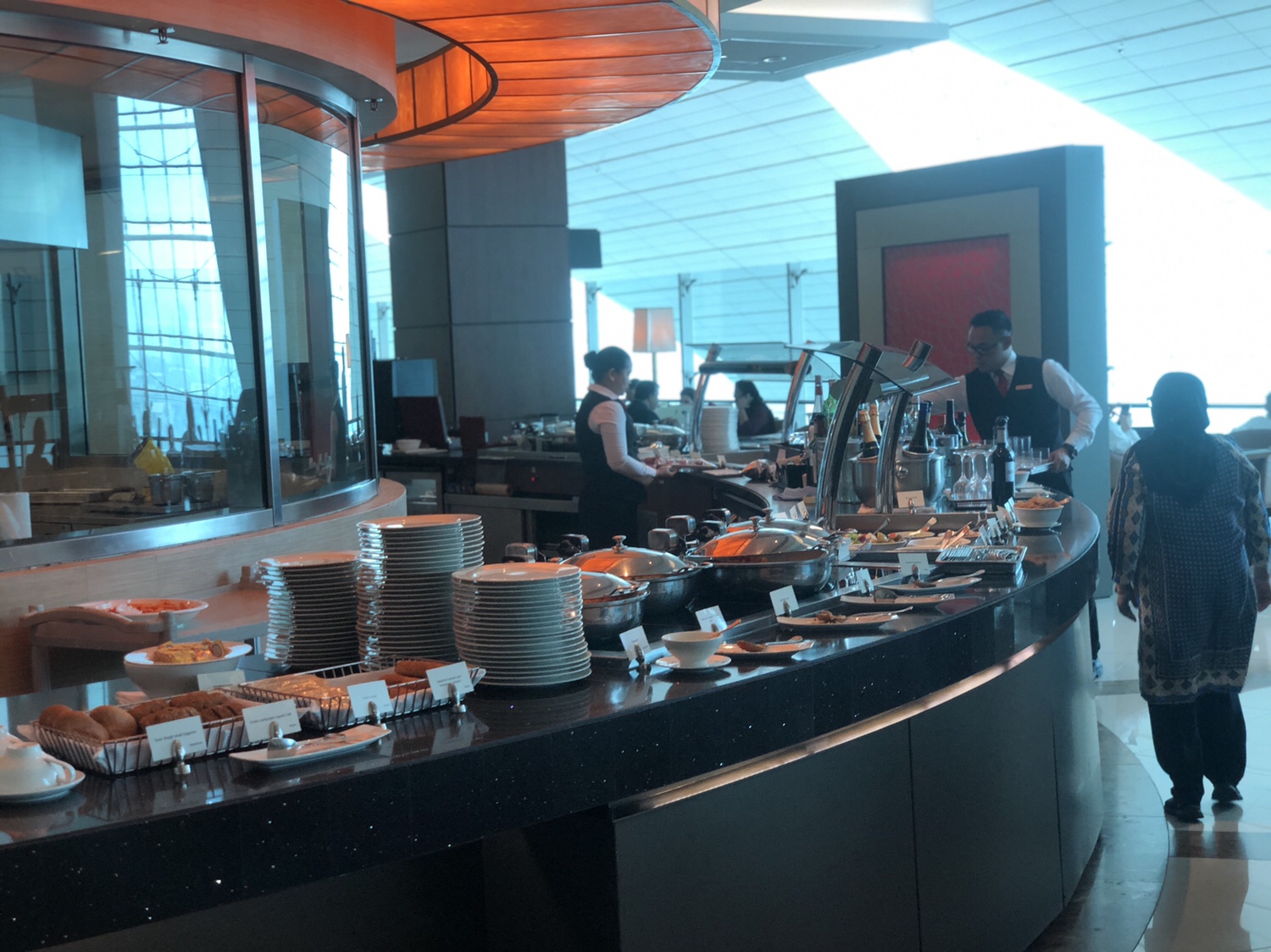 Emirates business class-lounge