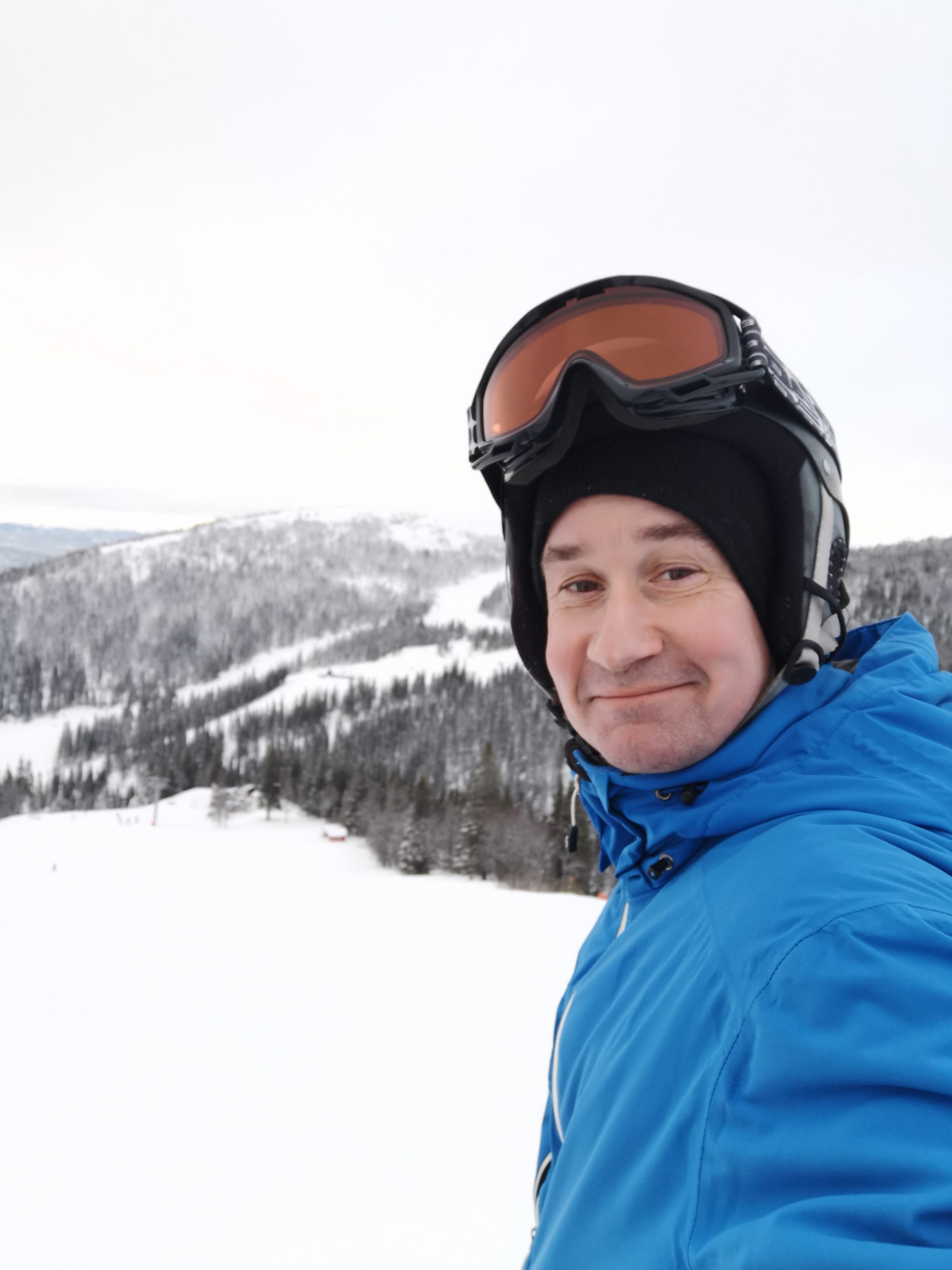 Hyra skidor i Åre med rabatt