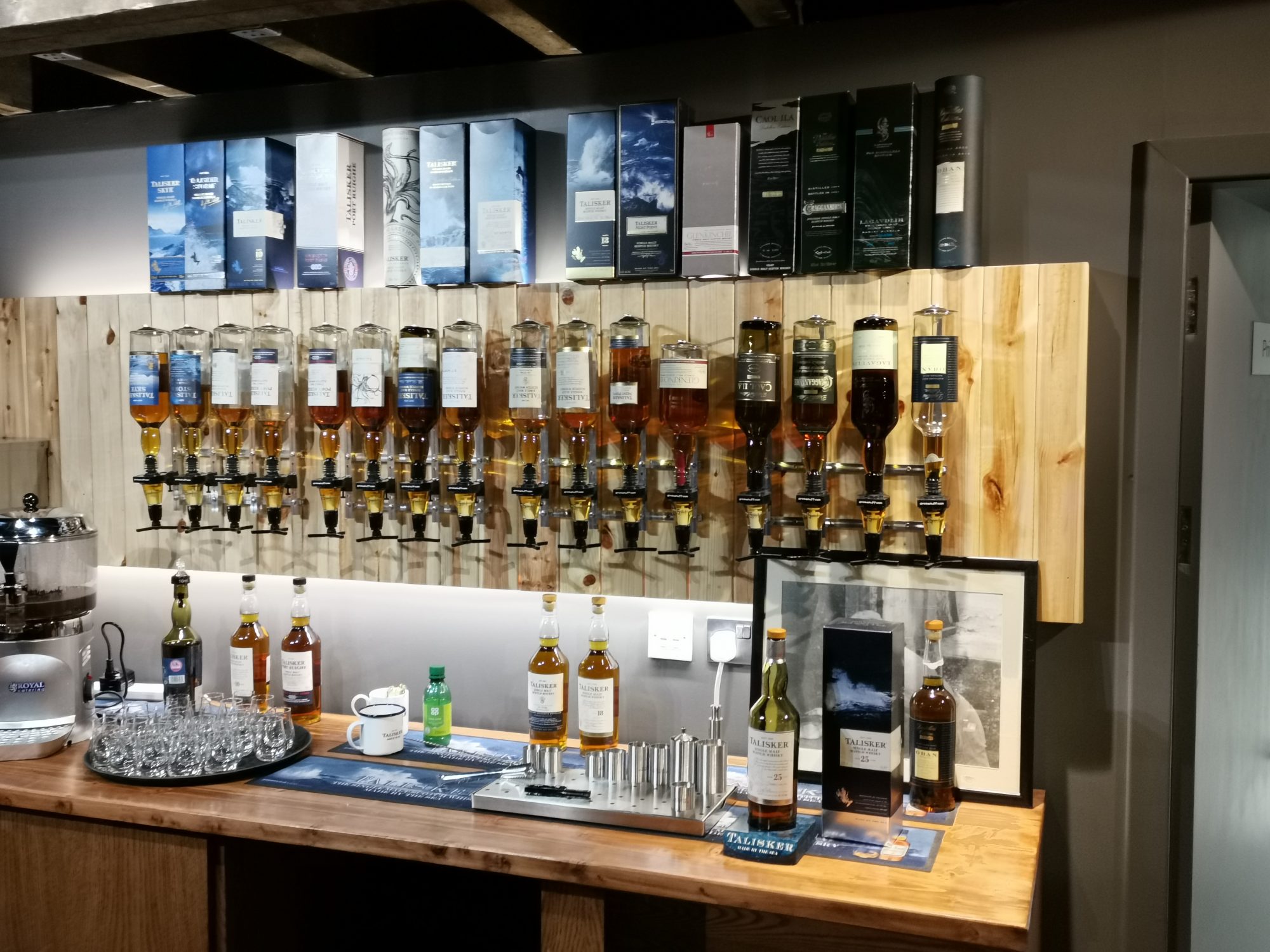 Whiskyprovning på Talisker Distillery