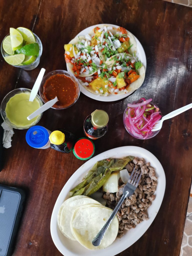 Taqueria El Arbolito Restauranger i Tulum Town