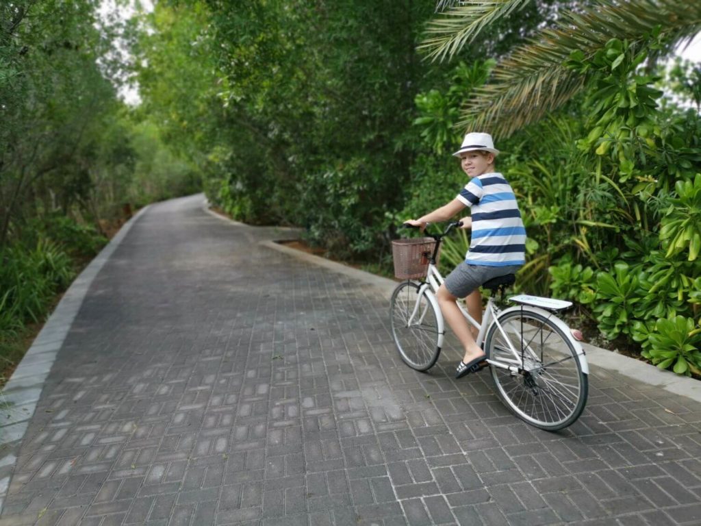 Cykel på Zaya Nurai Island