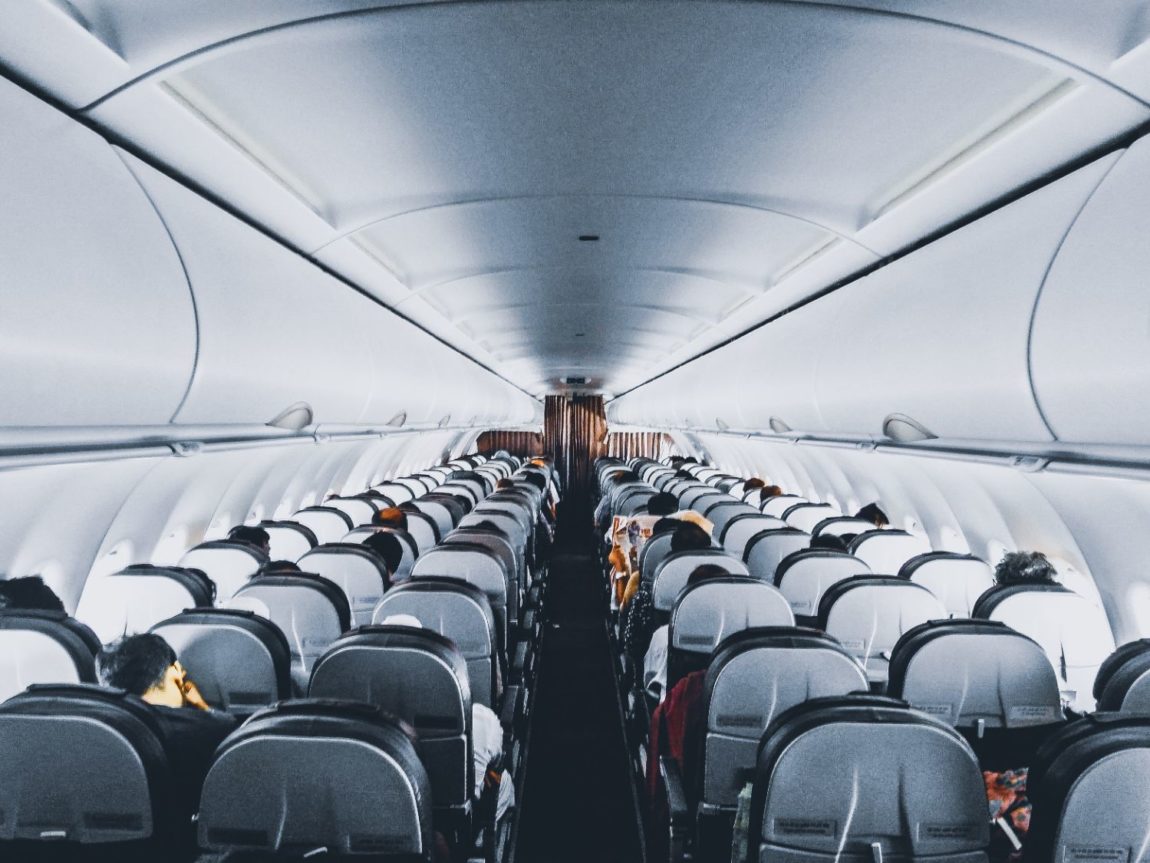 Risken att smittas av coronavirus på flygresan