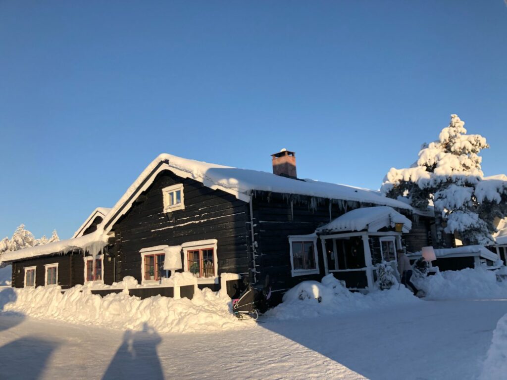 Restauranger på Högfjällshotellet. Gammelgårdens Våffelstuga