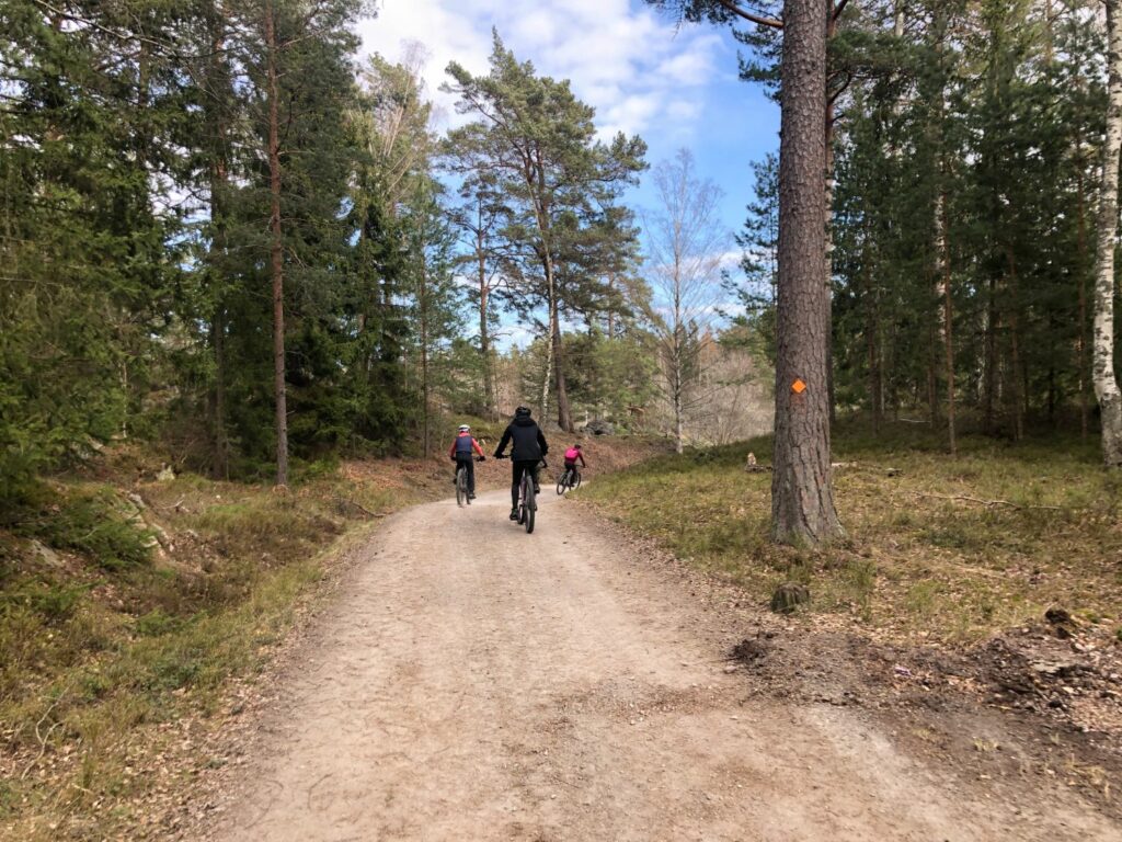 Aktiviteter på Grinda - mountainbike med guide