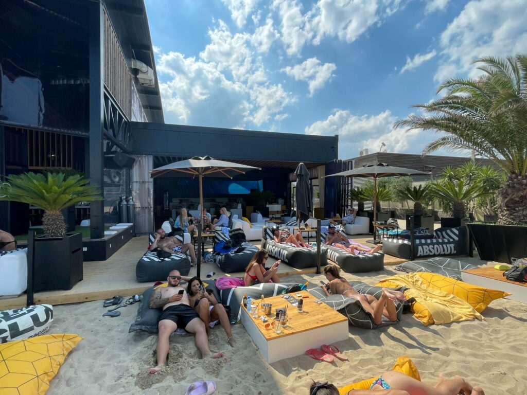 De bästa strandklubbarna vid Sunny Beach - Cacao Beach