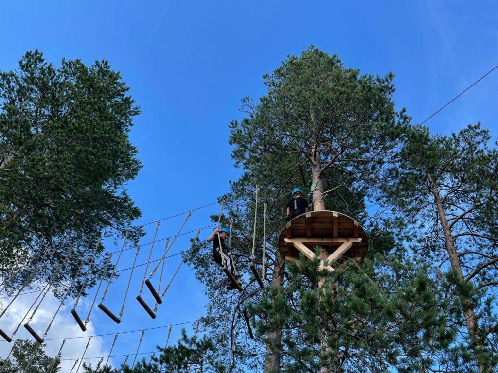 Ny klätterpark i Sälen vid Svansjön i Lindvallen Blå bana