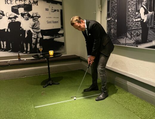 Minigolf i centrala Stockholm - Swing By Golfbaren