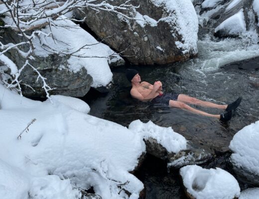 Vinterbad och vandring i Åre med Talisker Adventures