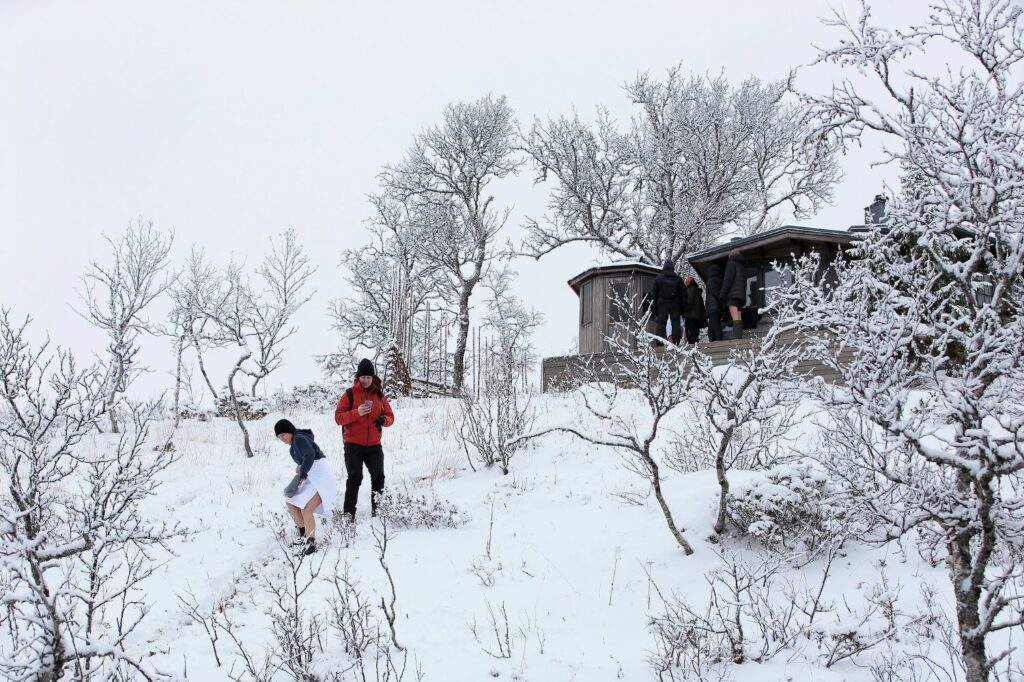 Vinterbad och vandring i Åre med Talisker Adventures