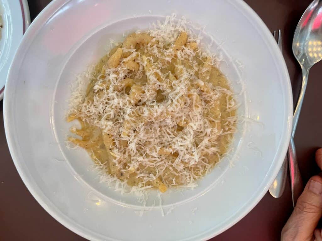 Fermentata Cacio e Pepe på Café nizza