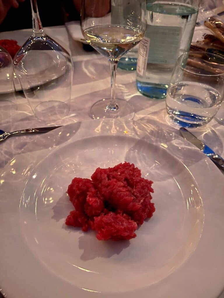 Middag under stjärnorna på en vingård i Piemonte
