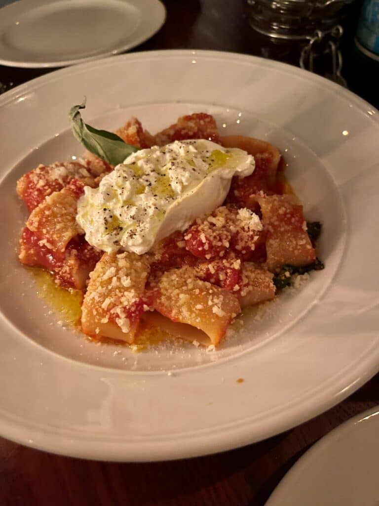 Calamarata Pomodoro con burrata