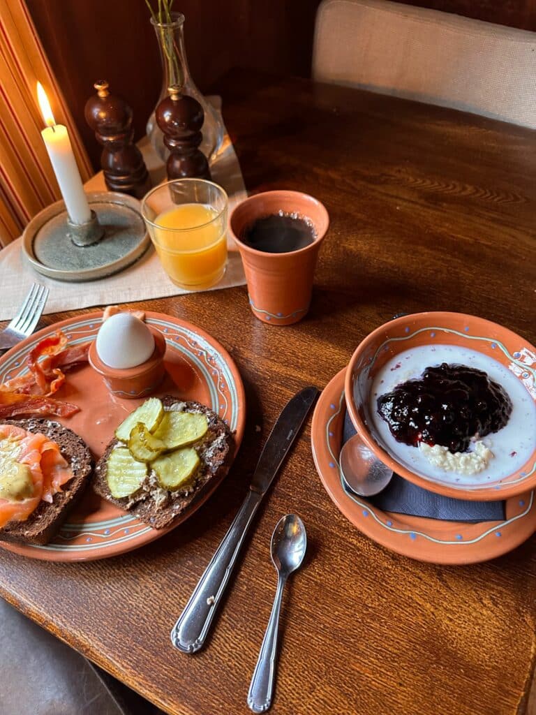 Frukost på Gammelgården