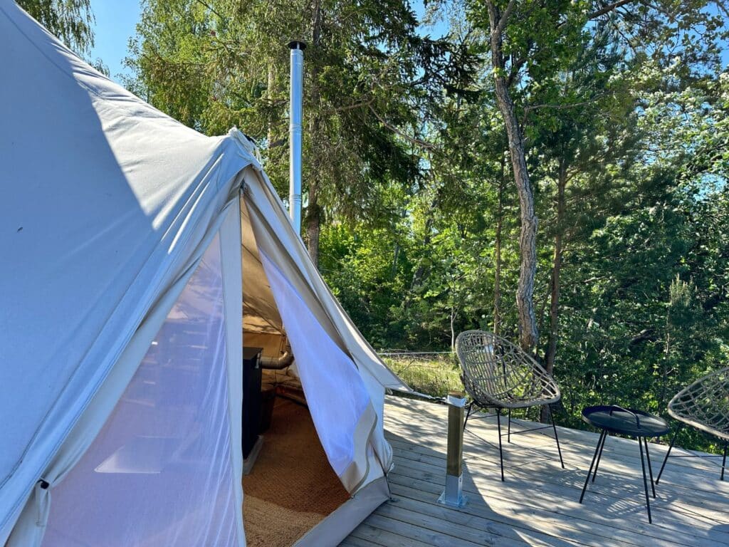 Glamping på Åland - bo vid havet i ett tält!