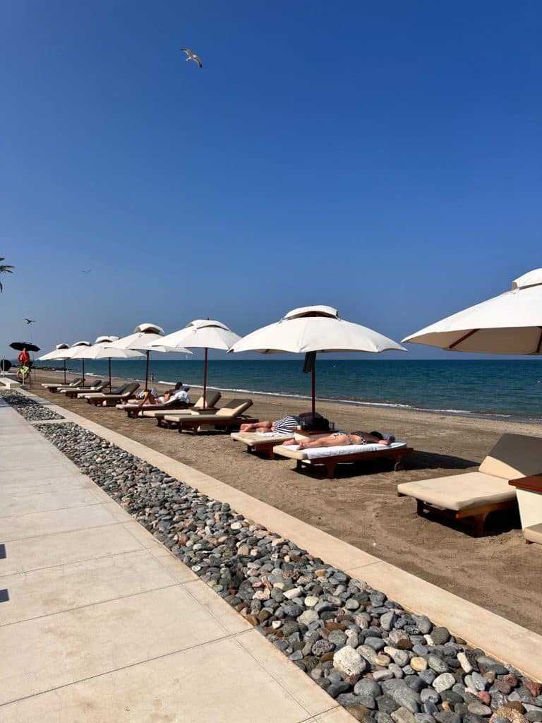 Strand och pooler på The Chedi Muscat 