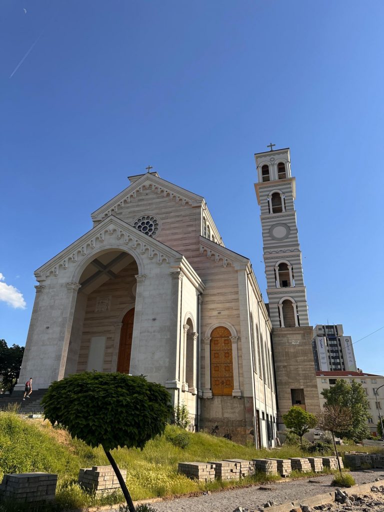 Resa till Kosovo – guide till Pristina,